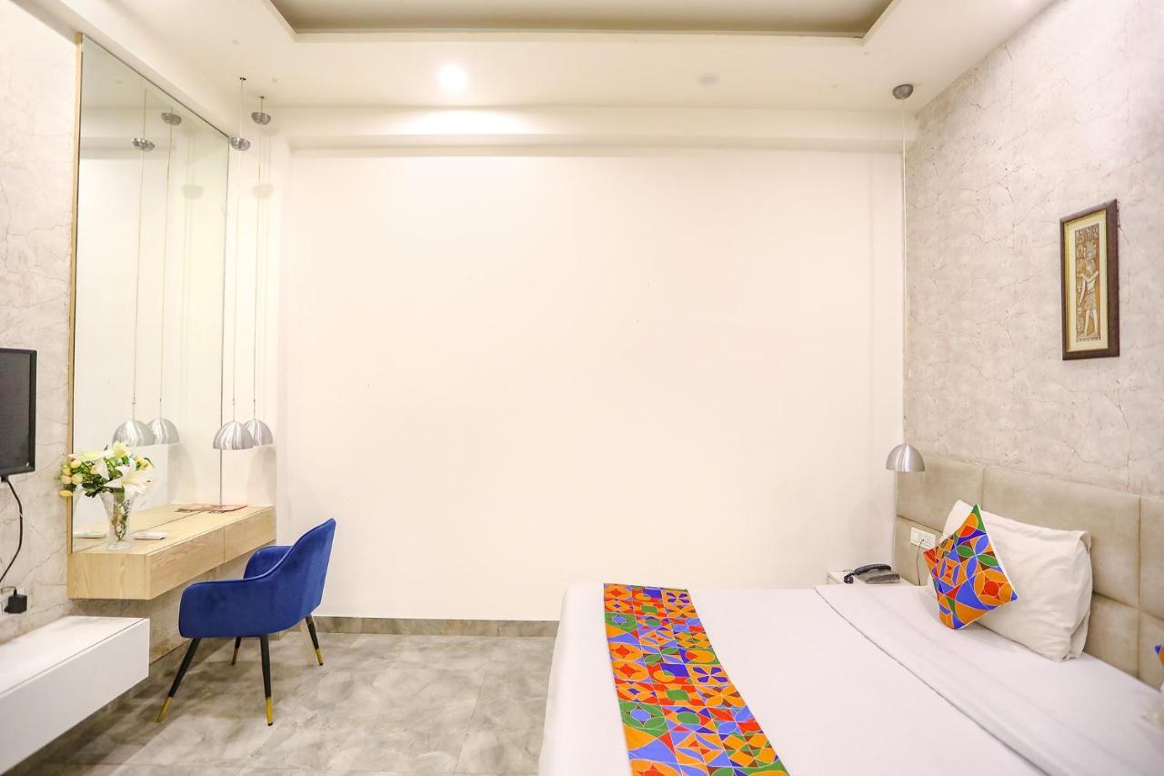 Fabhotel F9 Sector 19 Noida Exterior photo