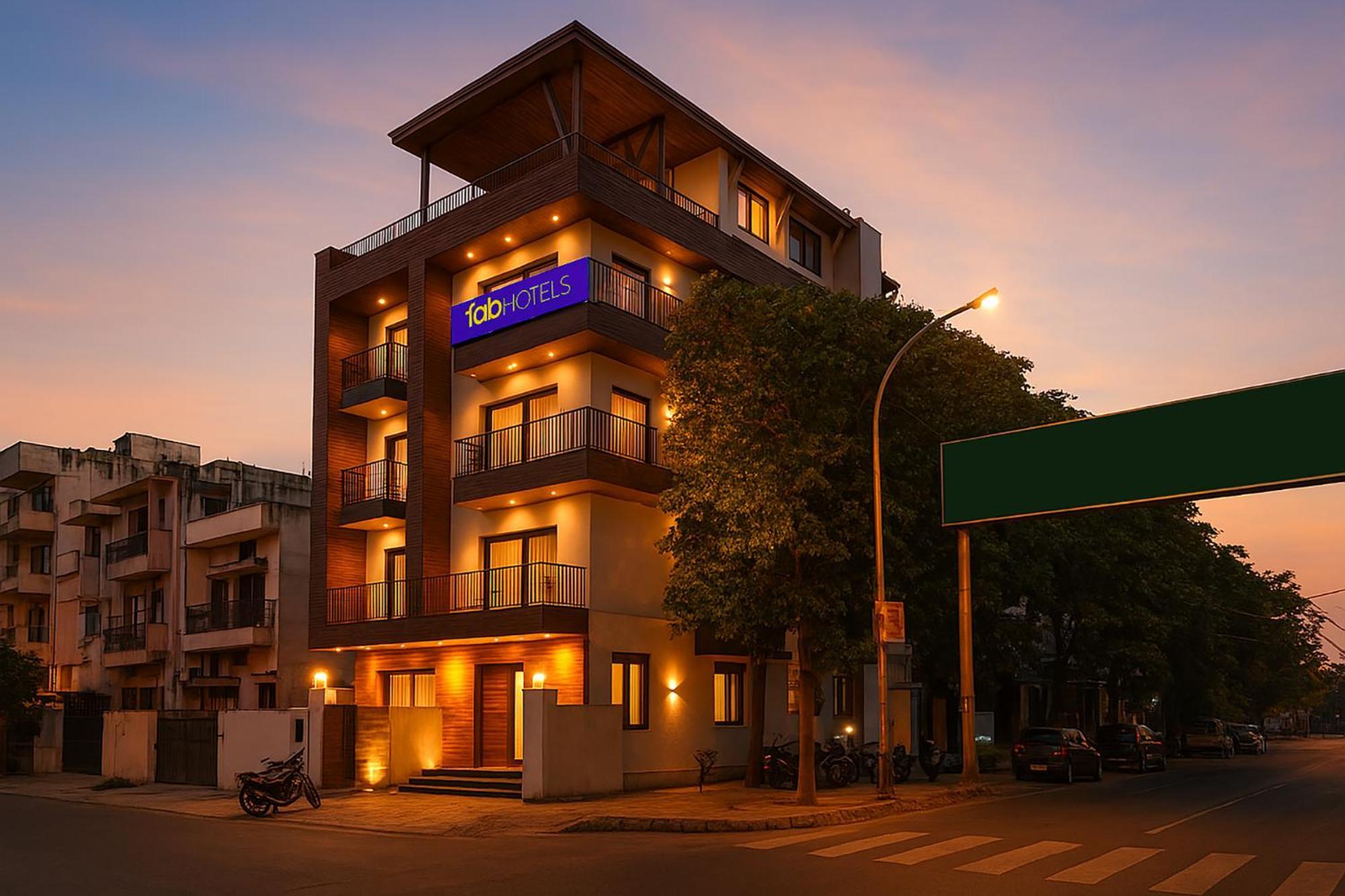 Fabhotel F9 Sector 19 Noida Exterior photo